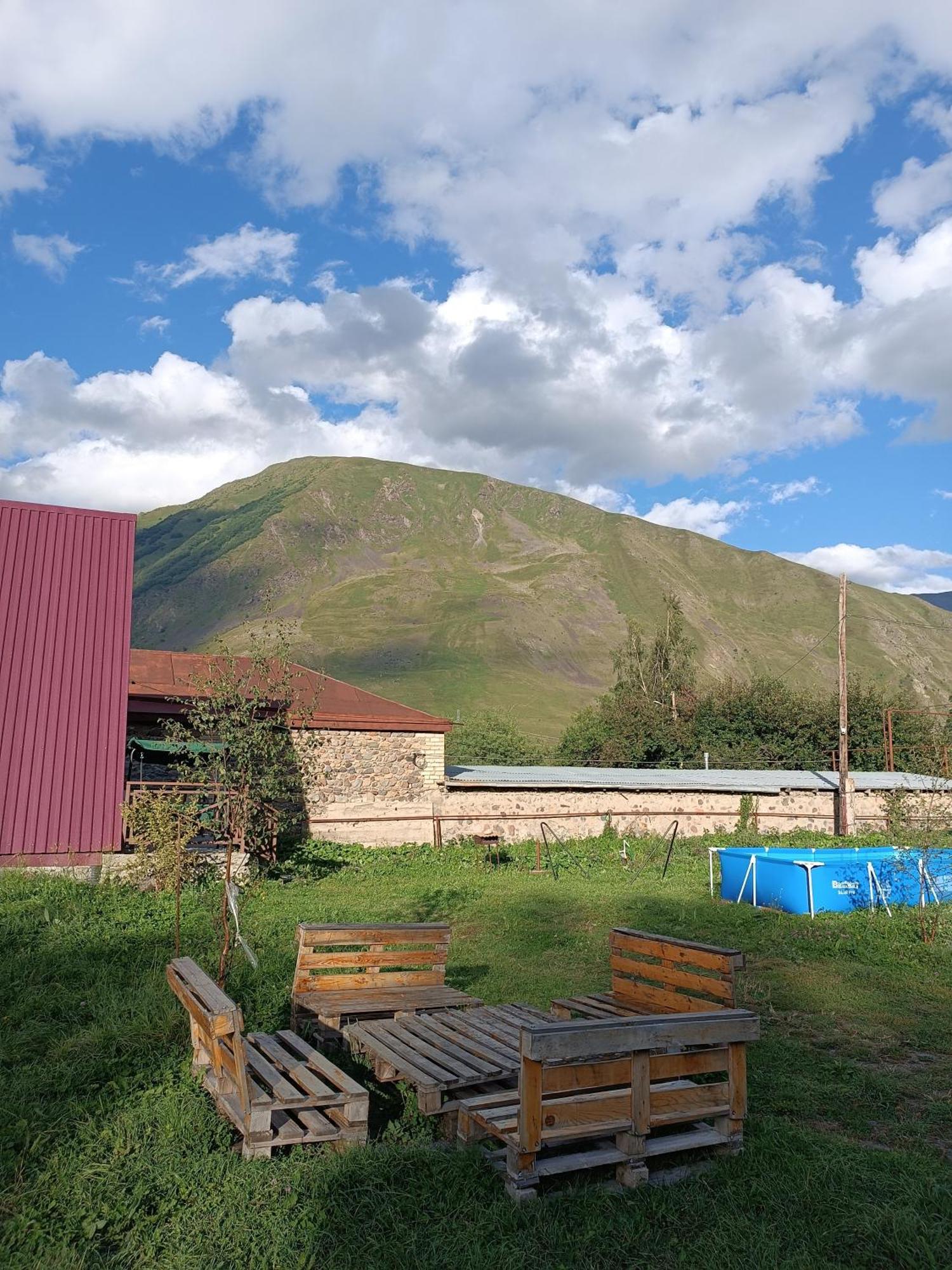Cottage Natali Kazbegi Exterior foto